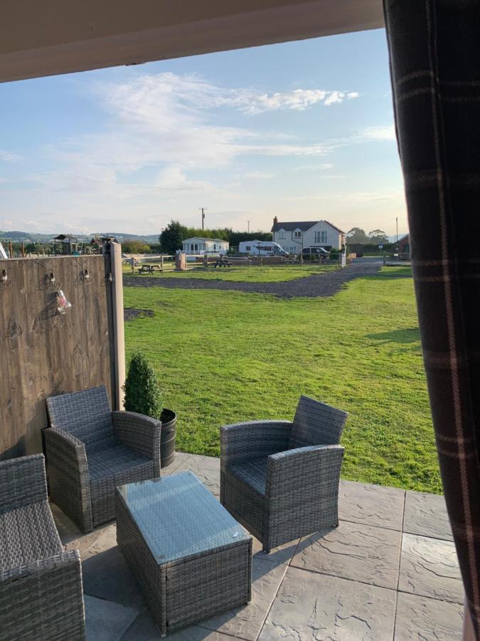 Dolafon Farm Luxury Glamping Cabin With Hot Tub St. Asaph Eksteriør billede