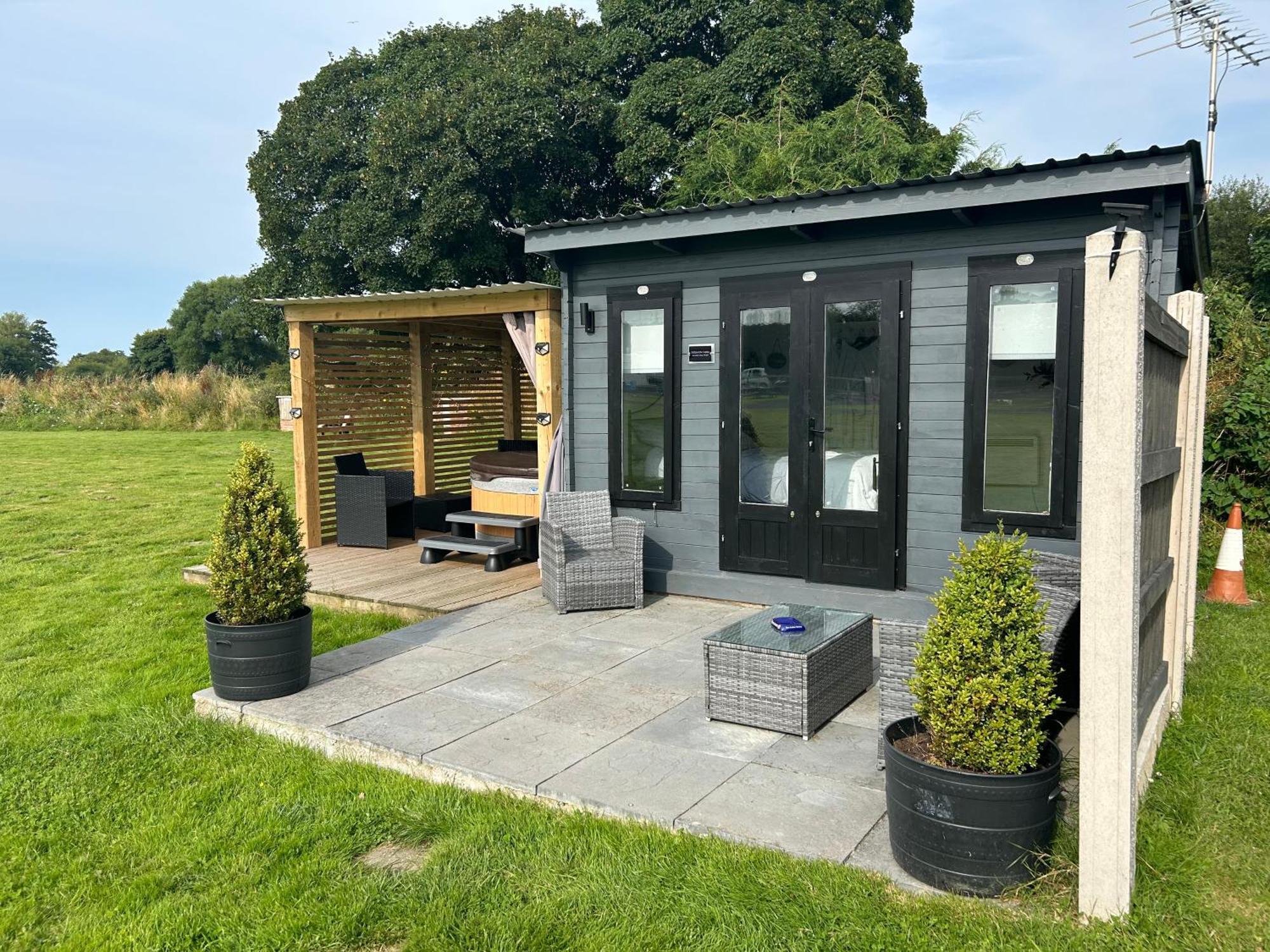 Dolafon Farm Luxury Glamping Cabin With Hot Tub St. Asaph Eksteriør billede